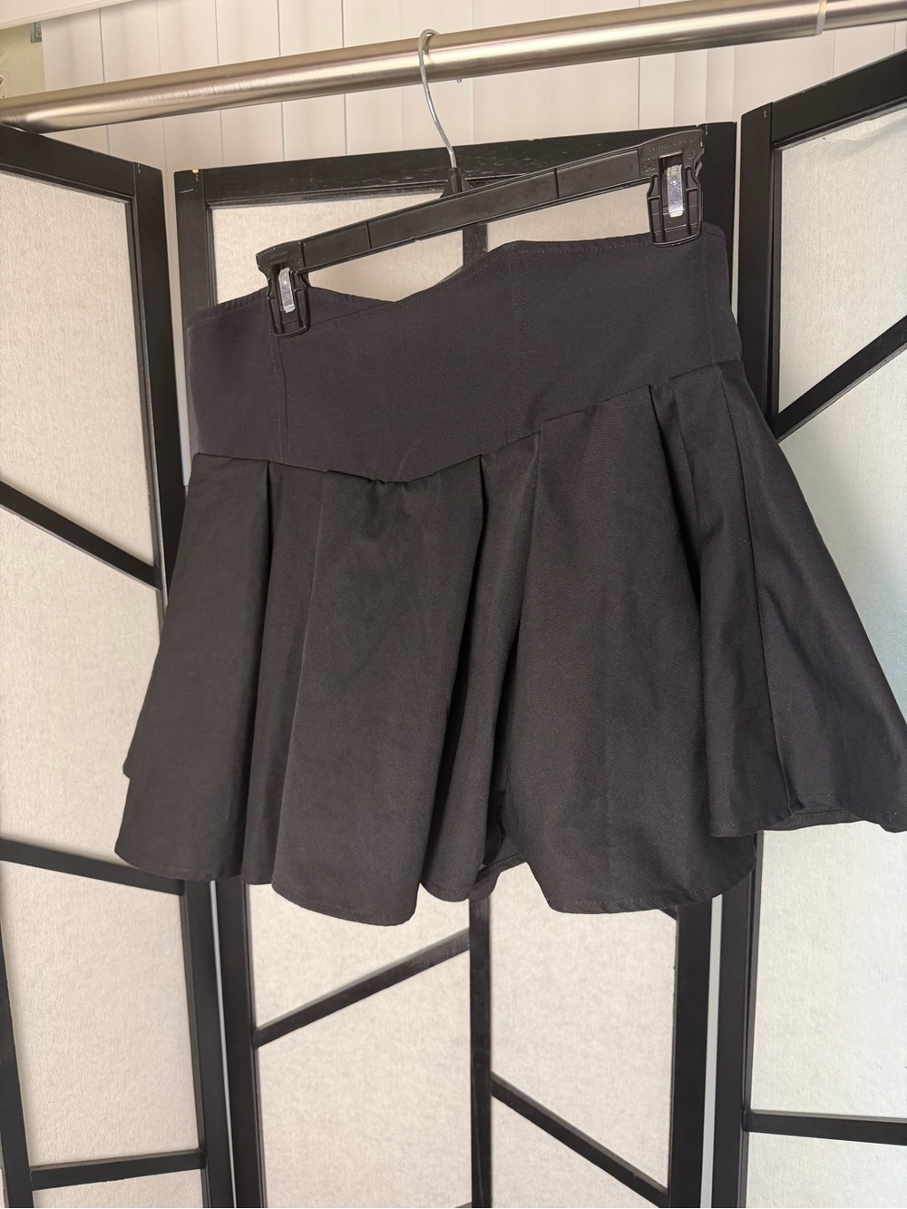 SHEIN Black High-Waist Flared Skater Mini Skirt